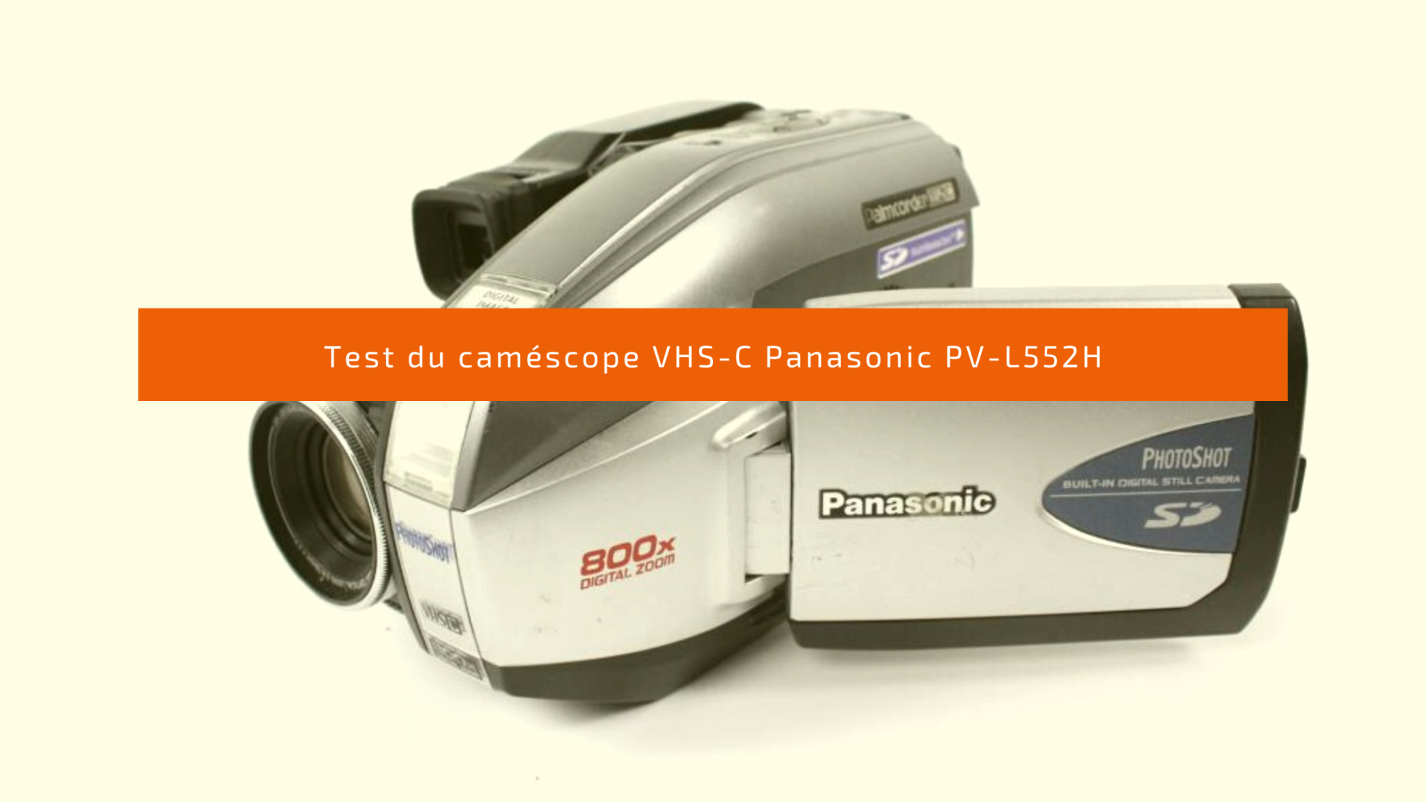 Le caméscope VHS Panasonic PV-420 de 1989